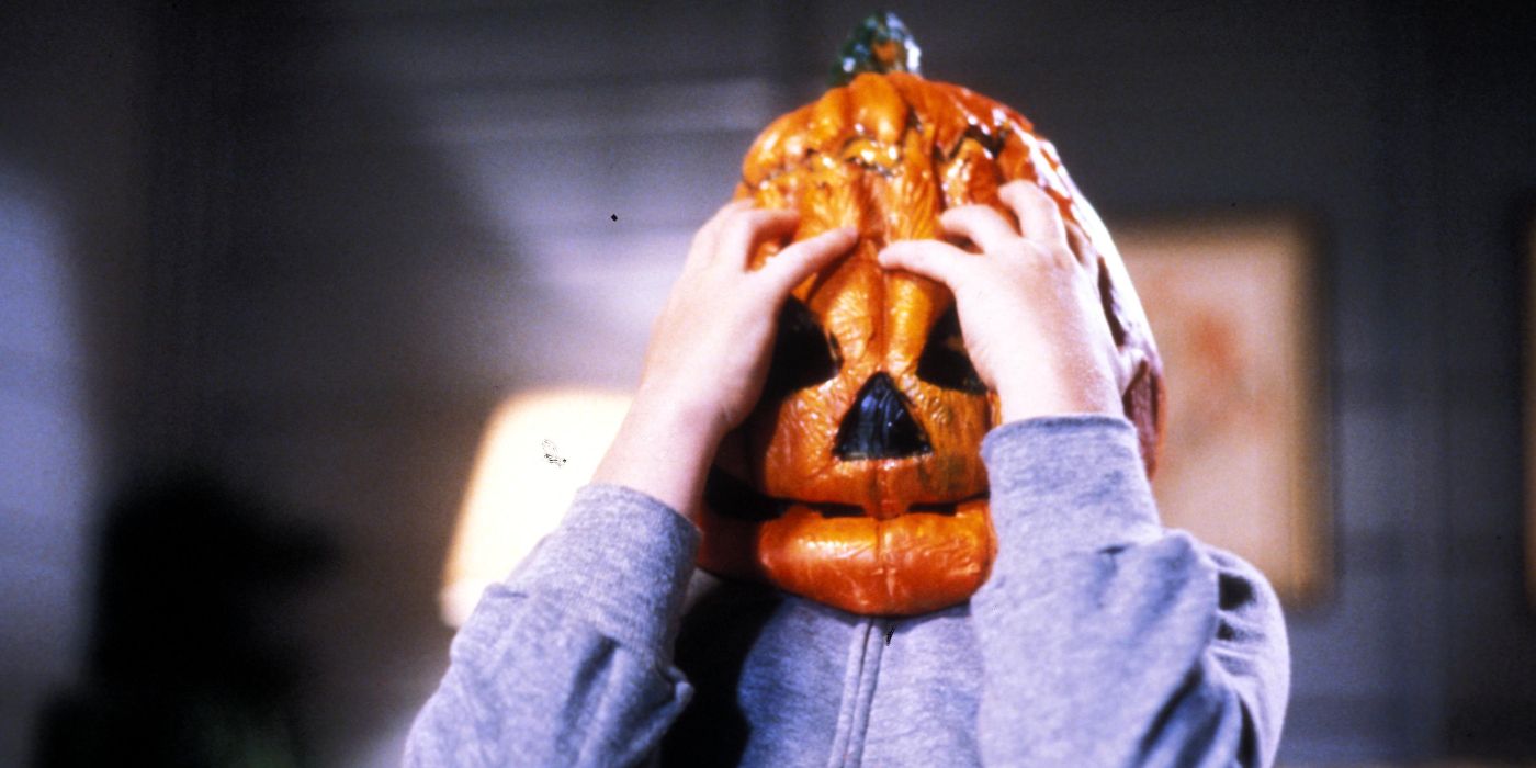 halloween-3-season-of-the-witch-pumpkin-mask-social-feature