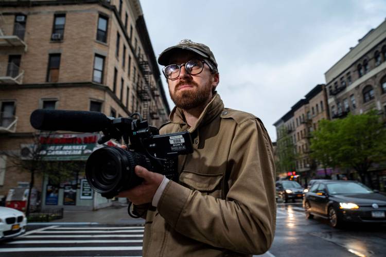 https://static1.colliderimages.com/wordpress/wp-content/uploads/2021/07/how-to-with-john-wilson.jpg?q=50&fit=crop&w=750&dpr=1.5
