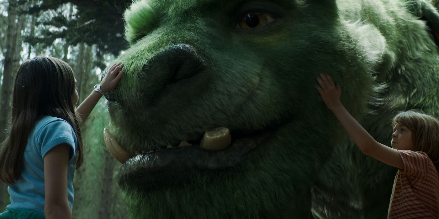 Oona Laurence and Oakes Fegley in Pete's Dragon