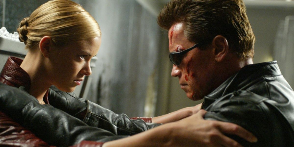 Kristanna Loken e Arnold Schwarzenegger em Exterminador do Futuro 3