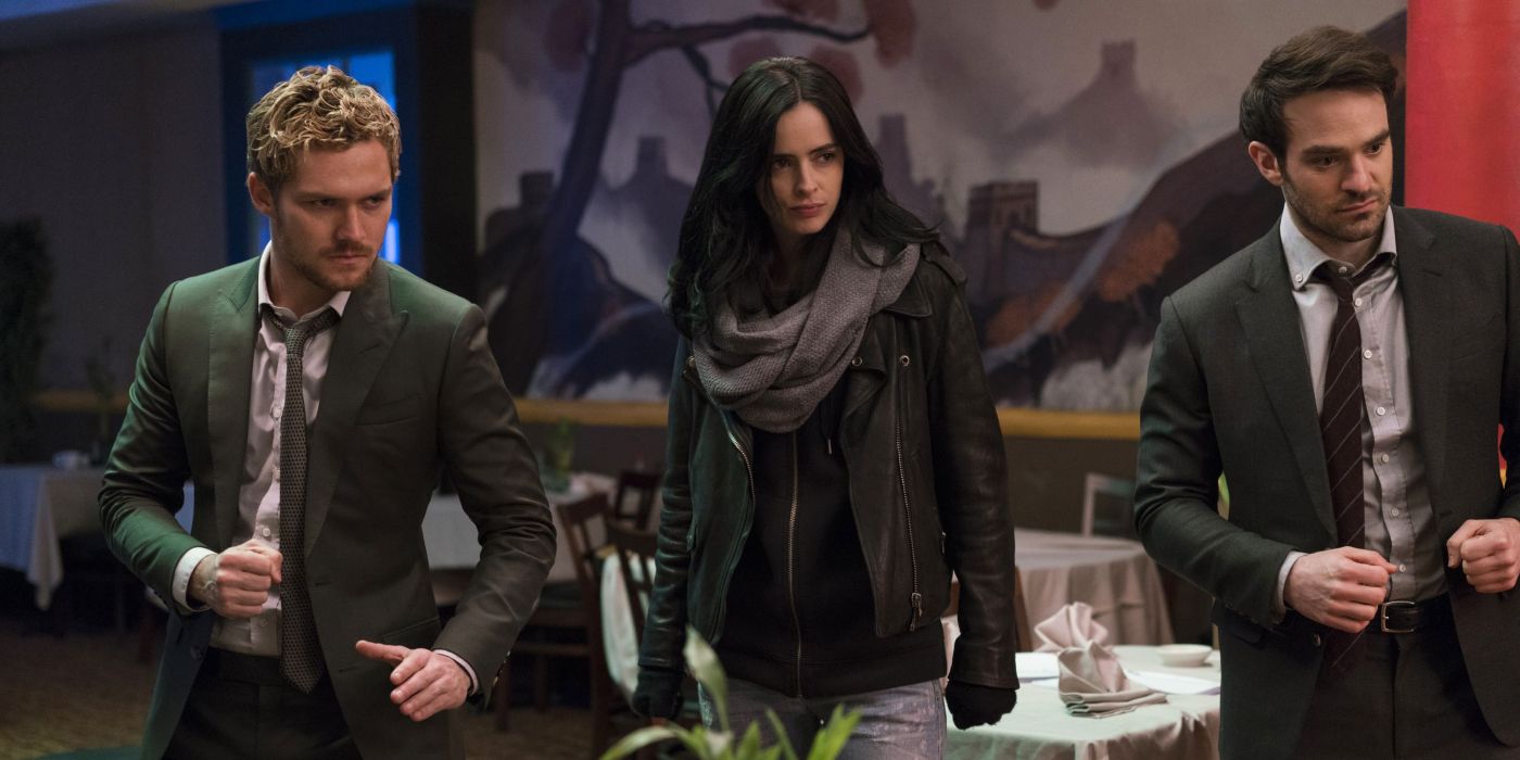 Jessica Jones, Daredevil and Iron Fist ready to fight in a restaurant in The Defenders
