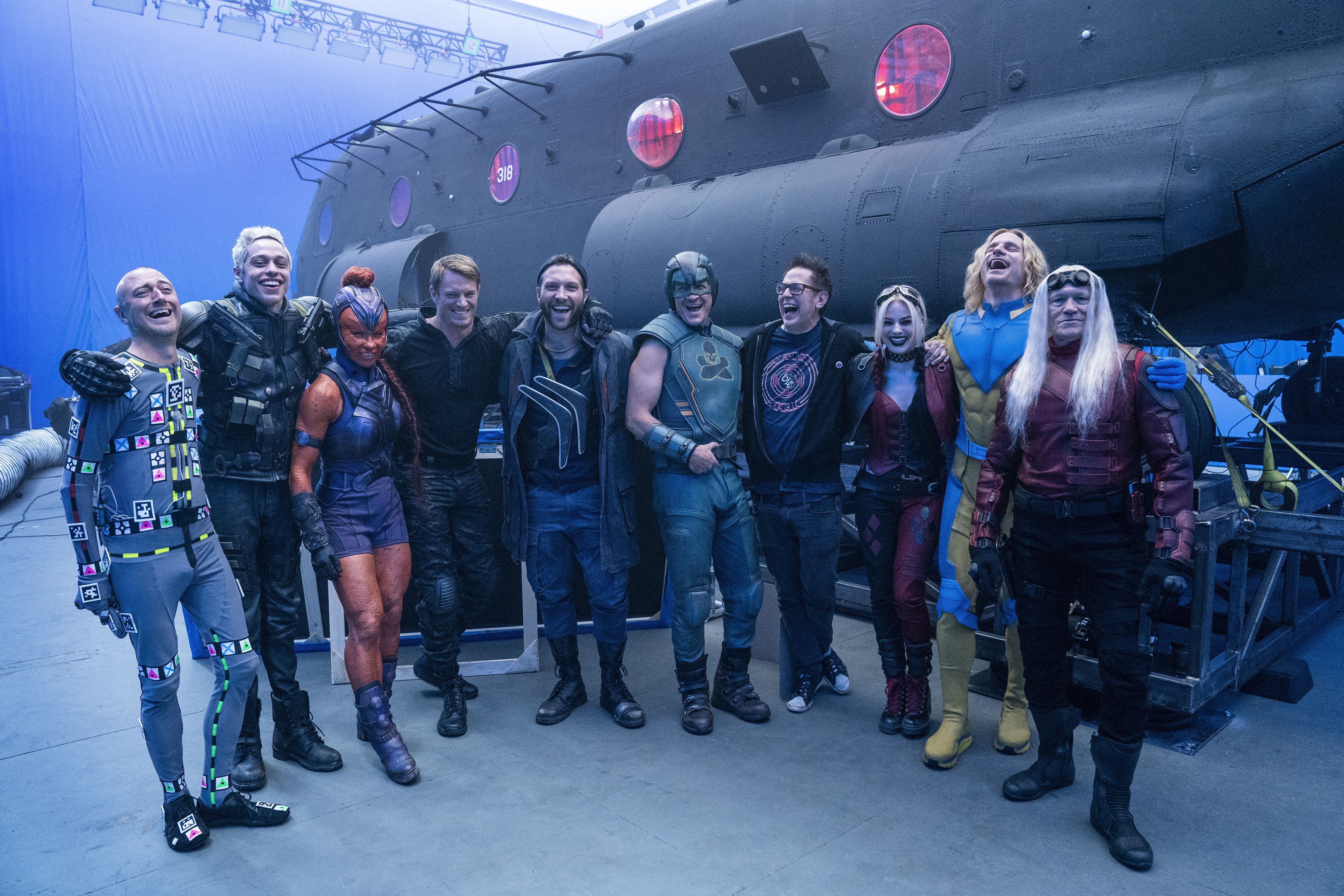 the-suicide-squad-cast-behind-the-scenes