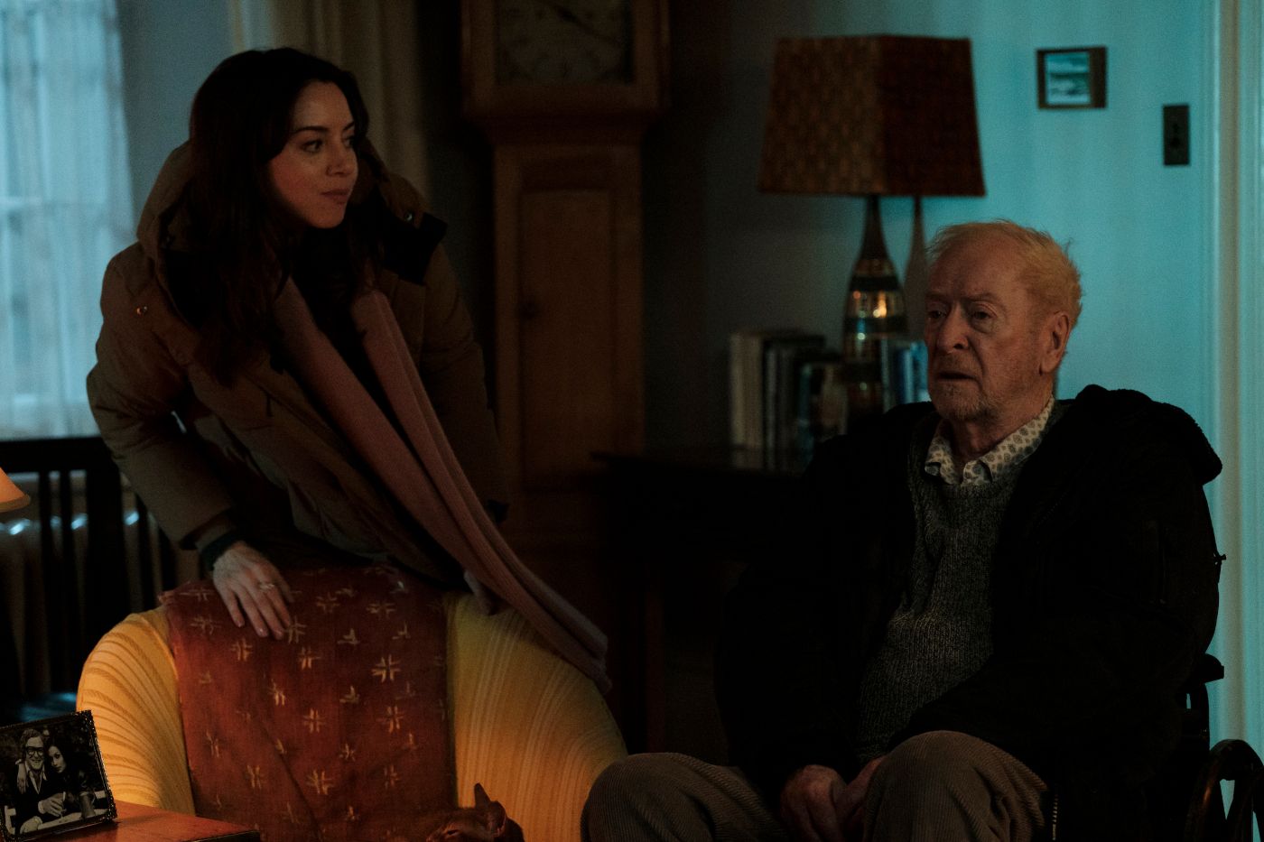 best-sellers-michael-caine-aubrey-plaza