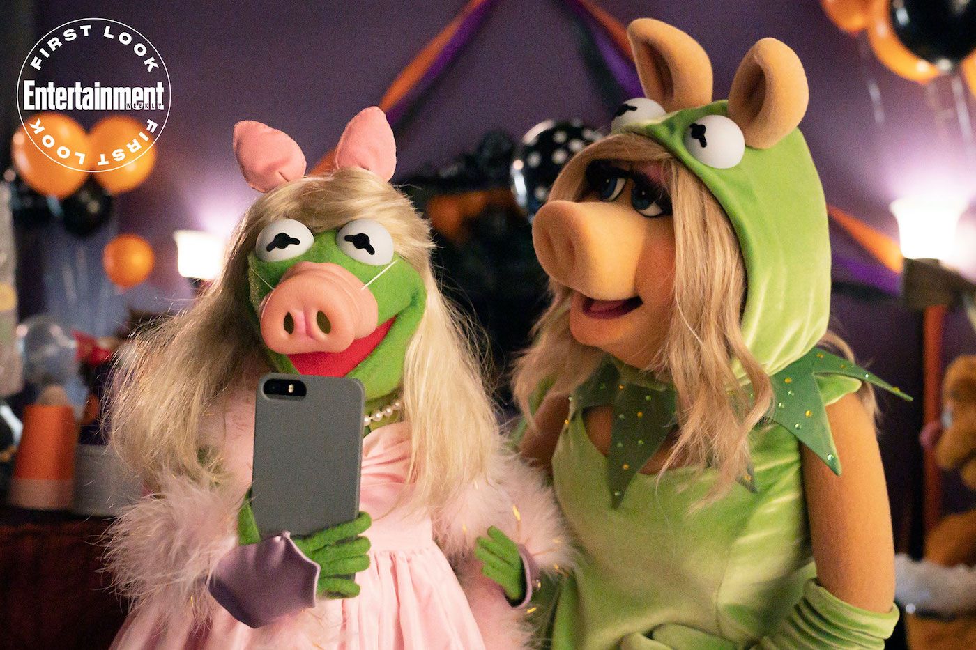 muppet-haunted-mansion-kermit-miss-piggy