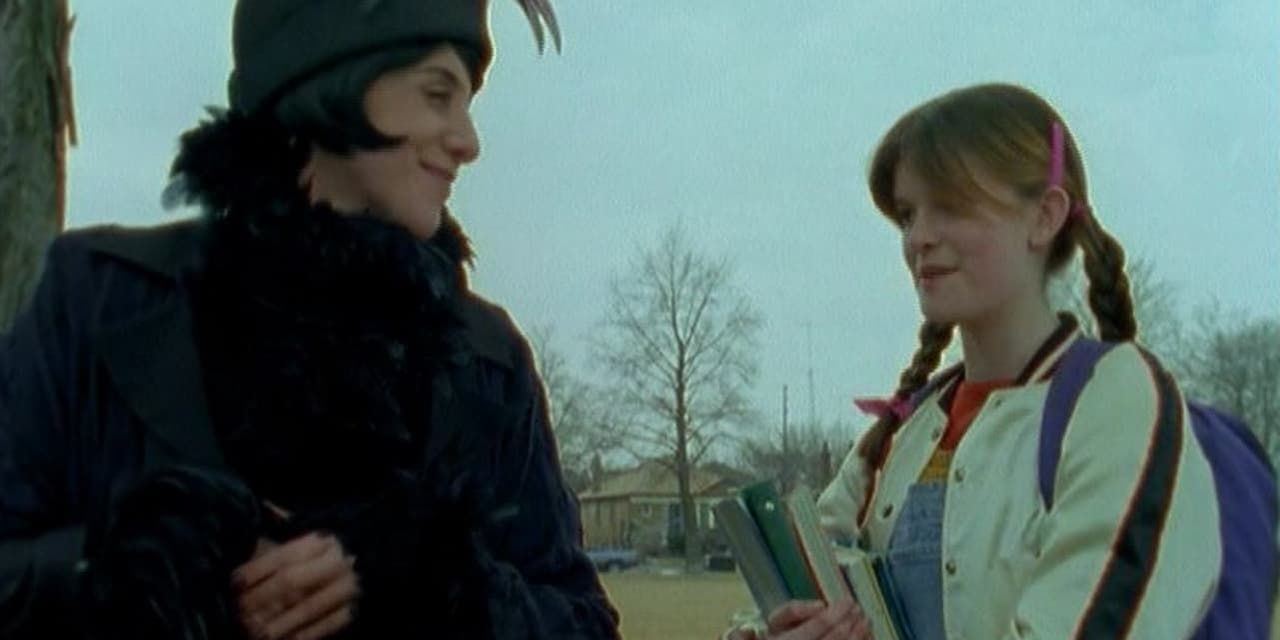 Ellen-Ray Hennessy and Melody Johnson in Goosebumps