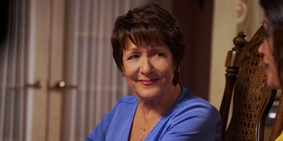 Ivonne Coll in Jane the Virgin