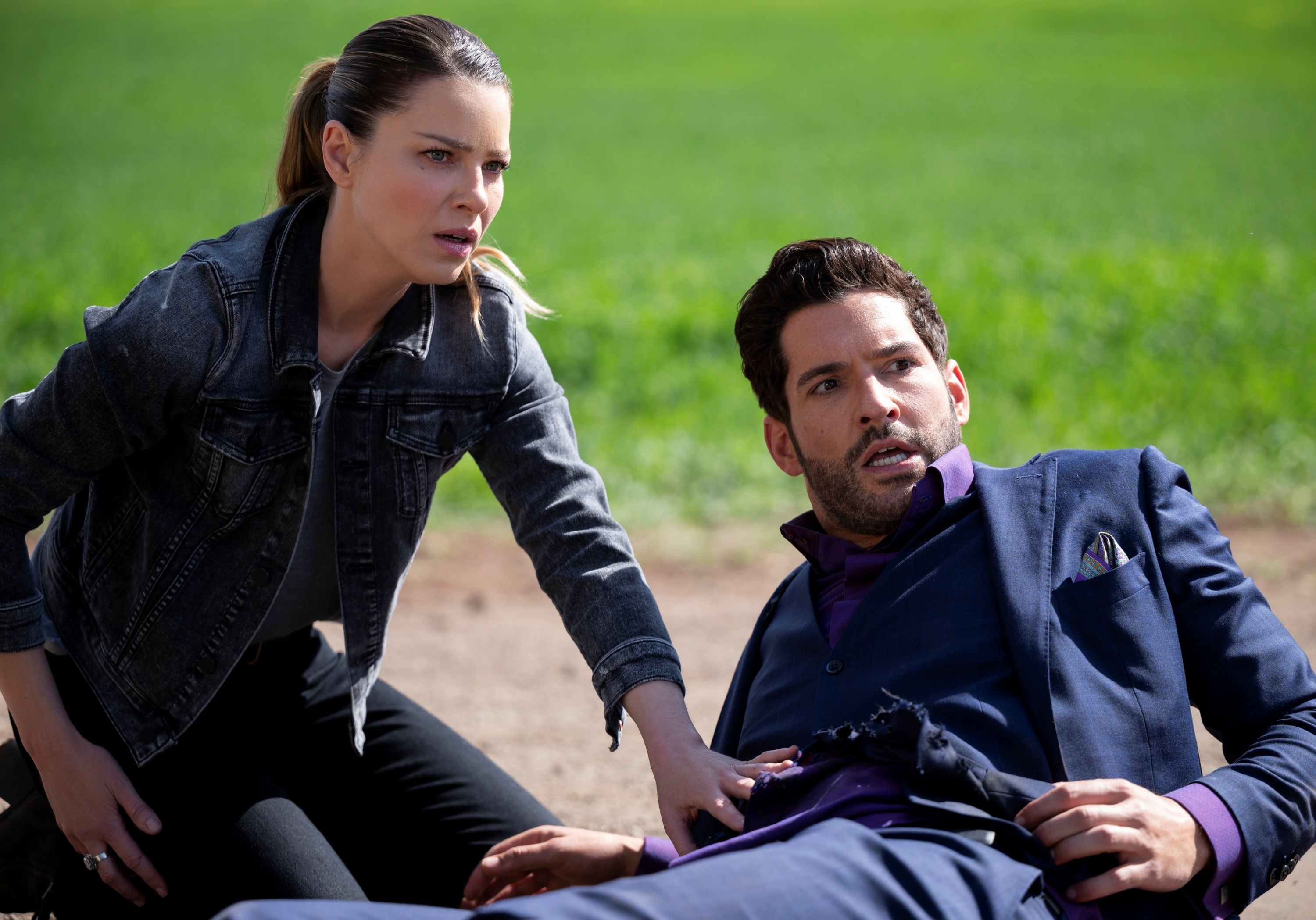 lucifer-tom-ellis-lauren-german-03