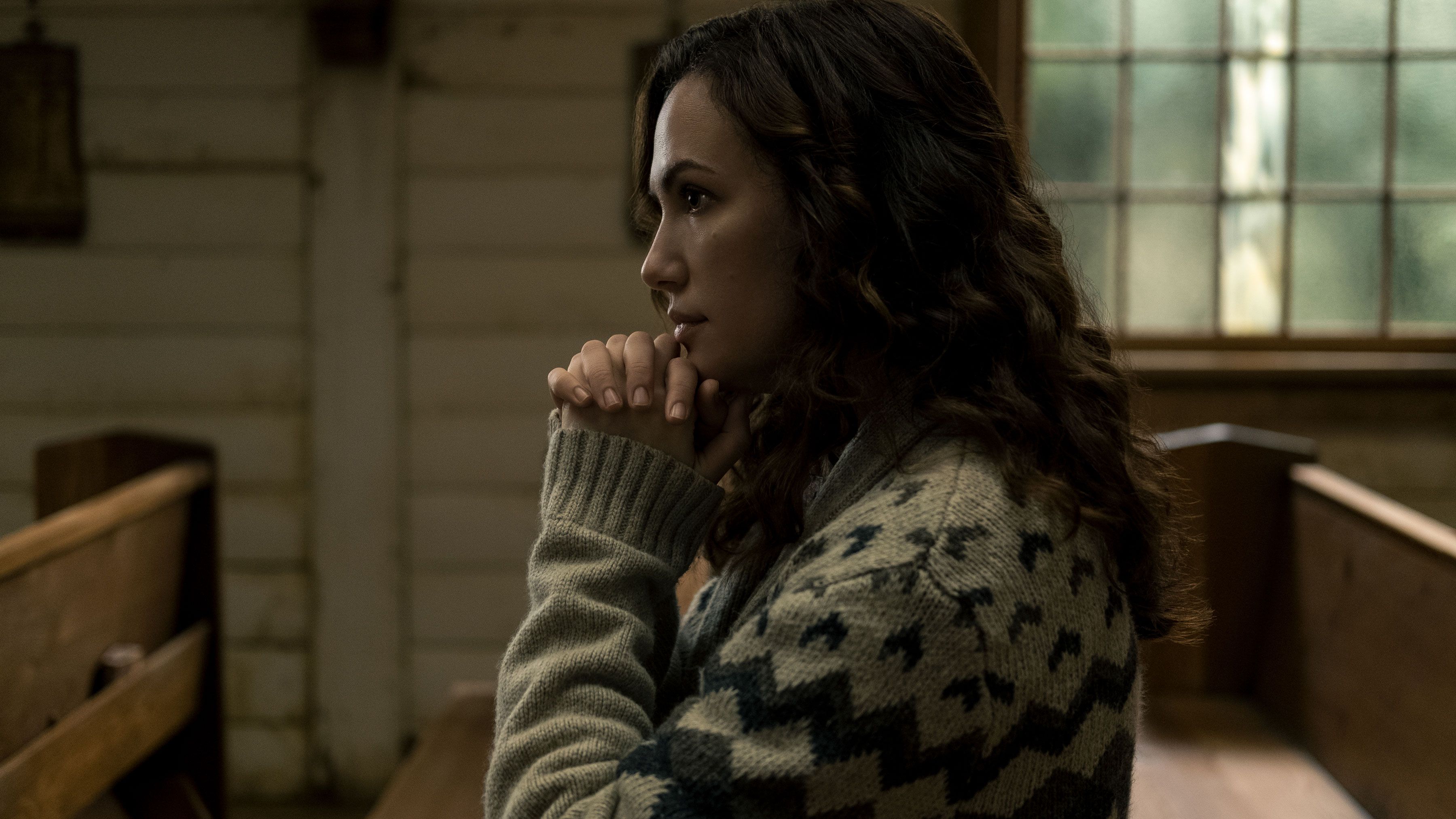 Mike Flanagan Source on X: New look at Kate Siegel as Camille L