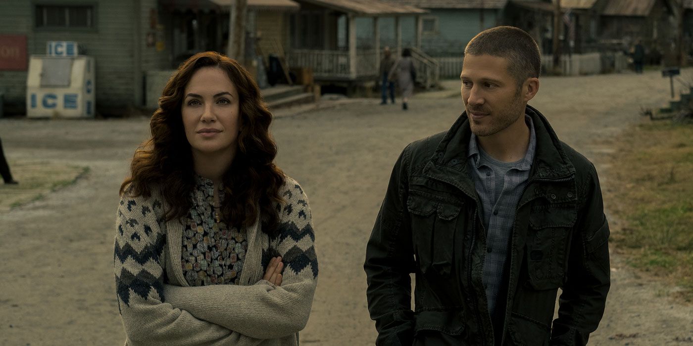 Kate Siegel and Zach Gilford in Midnight Mass