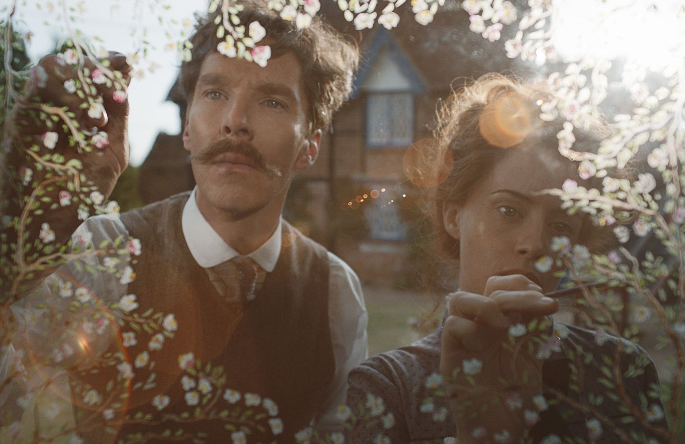 the-electrical-life-of-louis-wain-benedict-cumberbatch-claire-foy