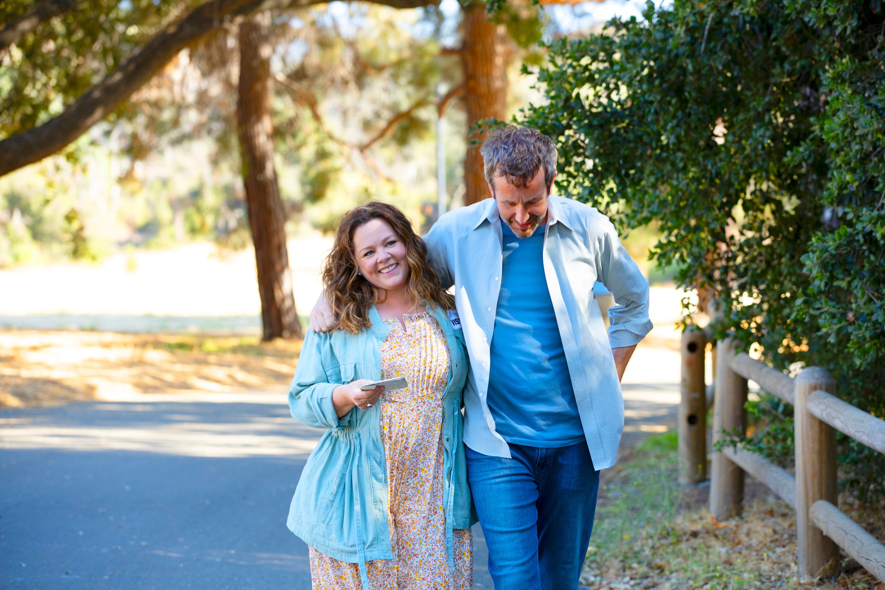 the starling movie image Melissa McCarthy and Chris O'Dowd
