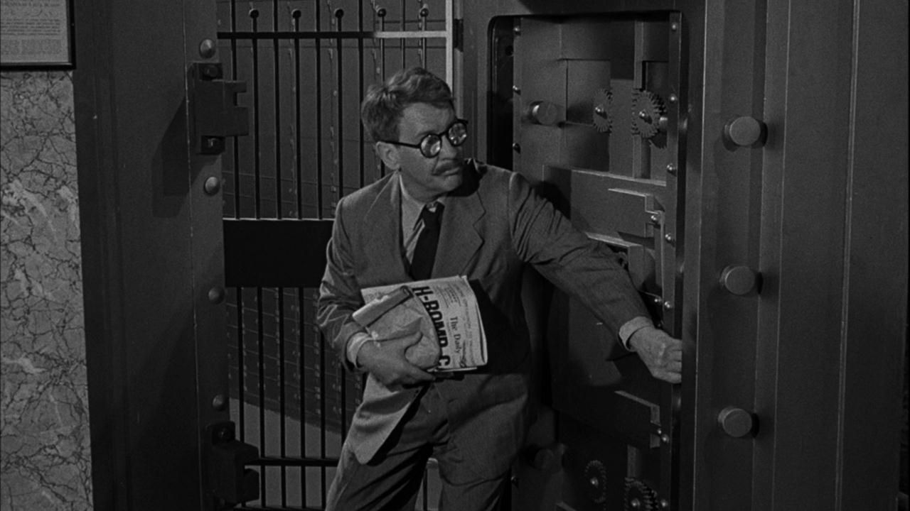 Scariest Twilight Zone Episodes to Keep You Up at Night