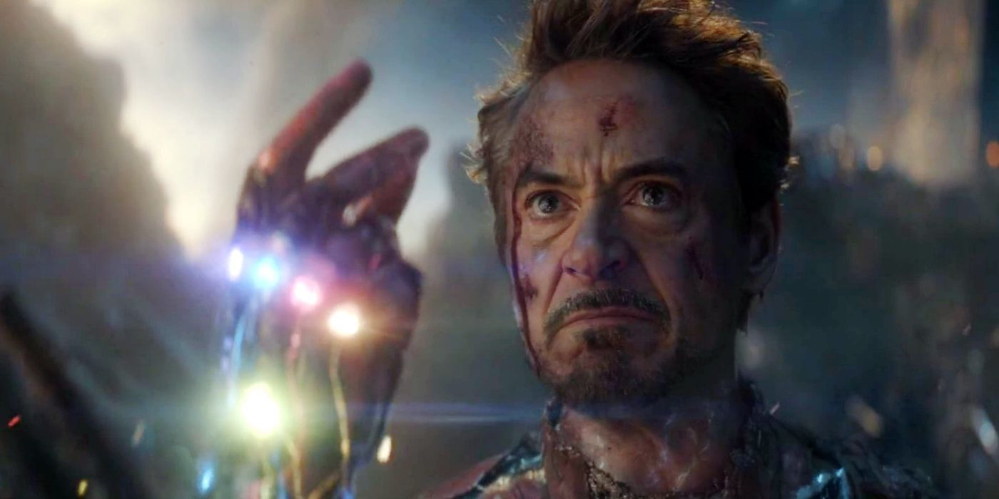 Iron-Man-Snaps-fingers-endgame-finale