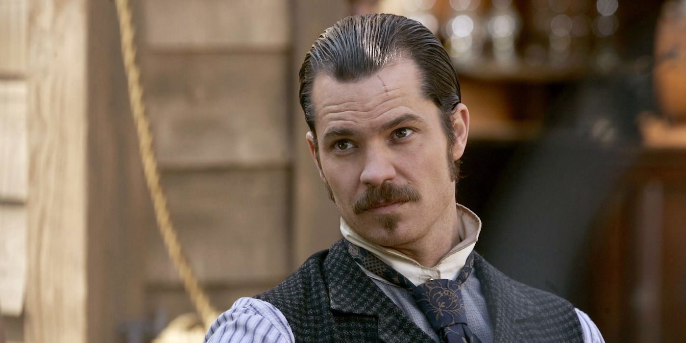 تيموثي أوليفانت بدور سيث بولوك في فيلم Deadwood