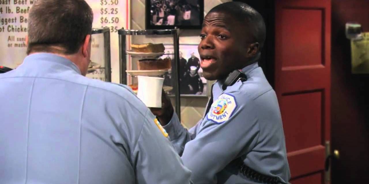 Reno Wilson in Mike and Molly