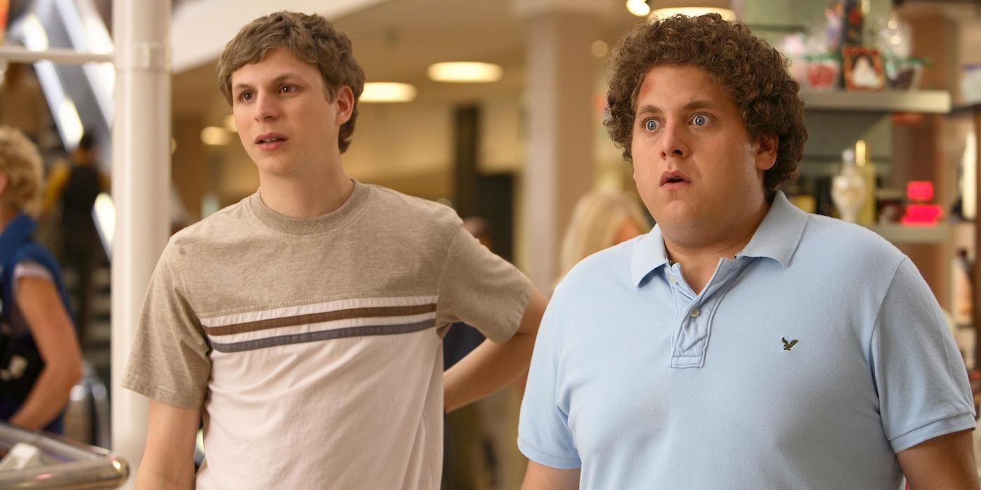 Michael Cera and Jonah Hill as Evan and Seth looking shocket at a mall in Superbad.