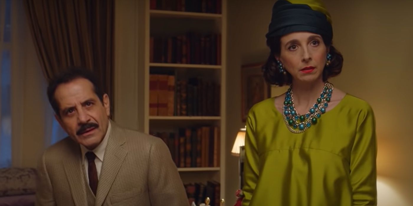 Rose and Abe Weissman looking confused in The Marvelous Mrs. Maisel.