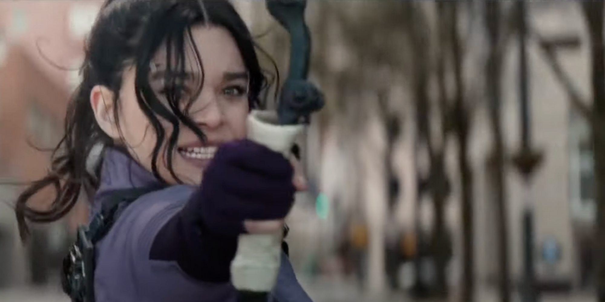 Kate Bishop holding a bow and arrow in Hawkeye