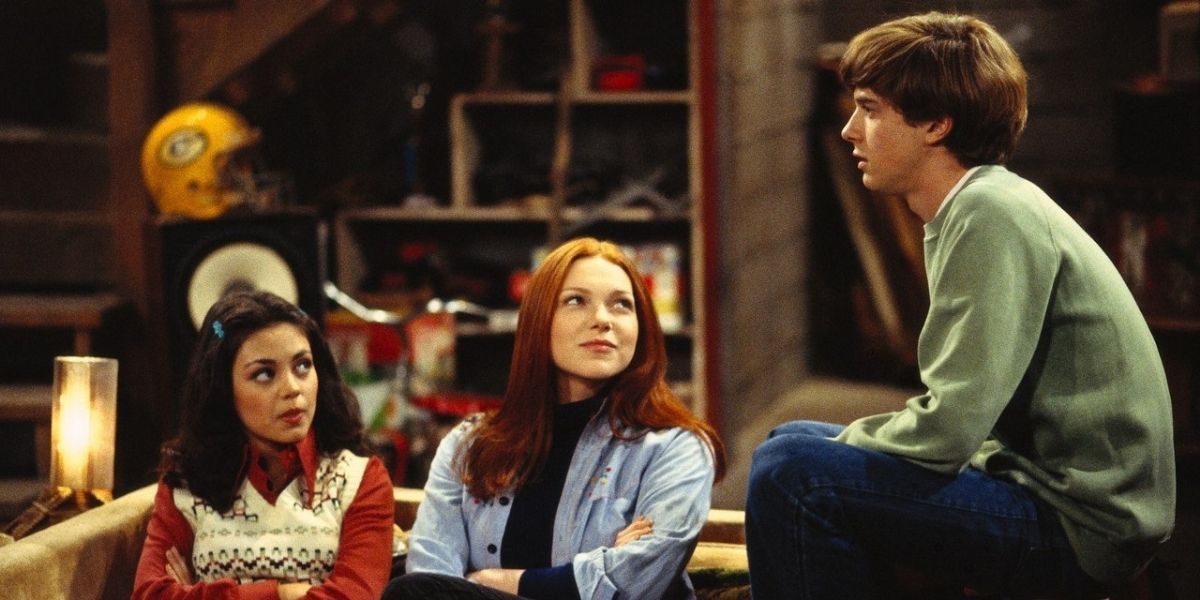 Mila Kunis Laura Prepon and Topher Grace on That 70's Show