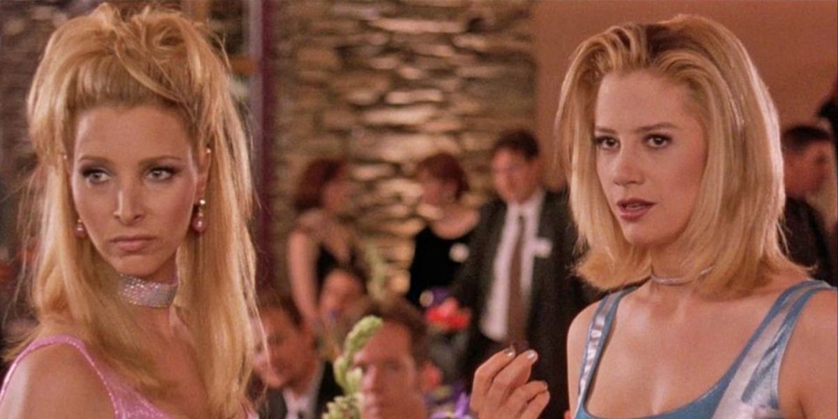Mira Sorvino and Lisa Kudrow in Romy and Michele's High School Reunion (1997)