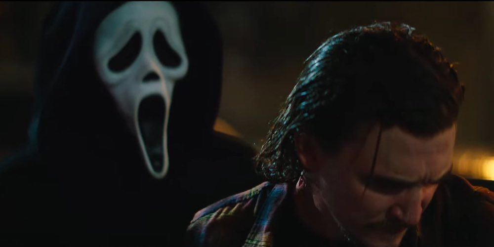 Ghostface and Kyle Gallner as Vince Schneider in Scream 