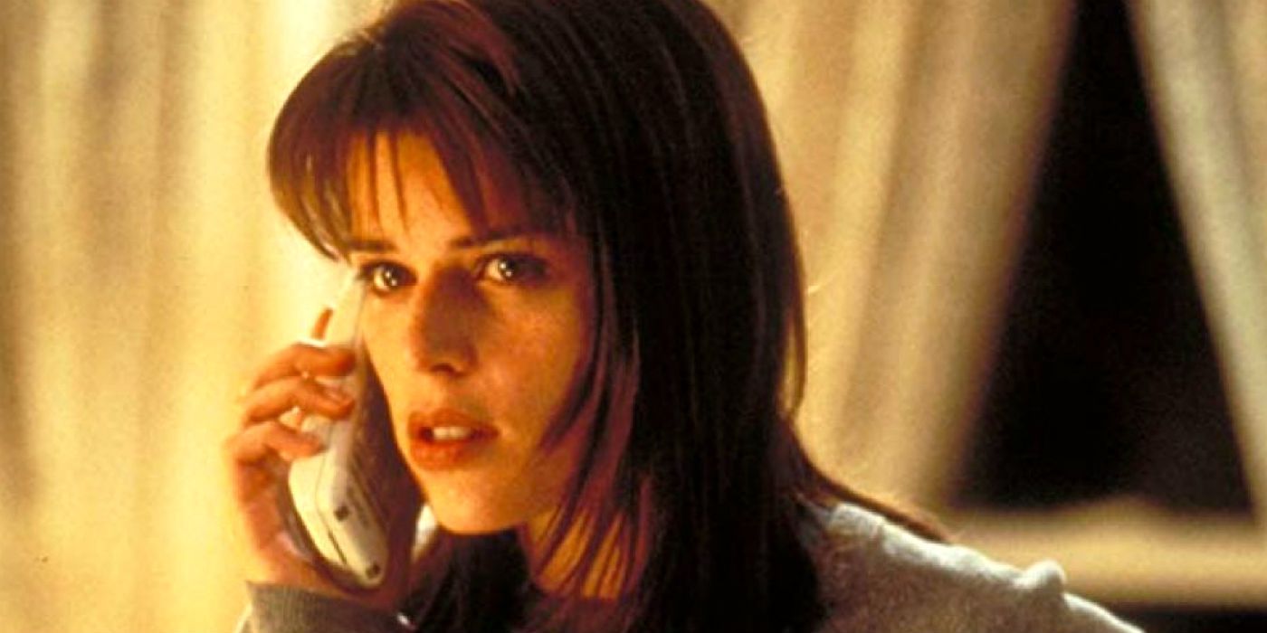 Neve Campbell as Sidney Prescott on the phone in Scream