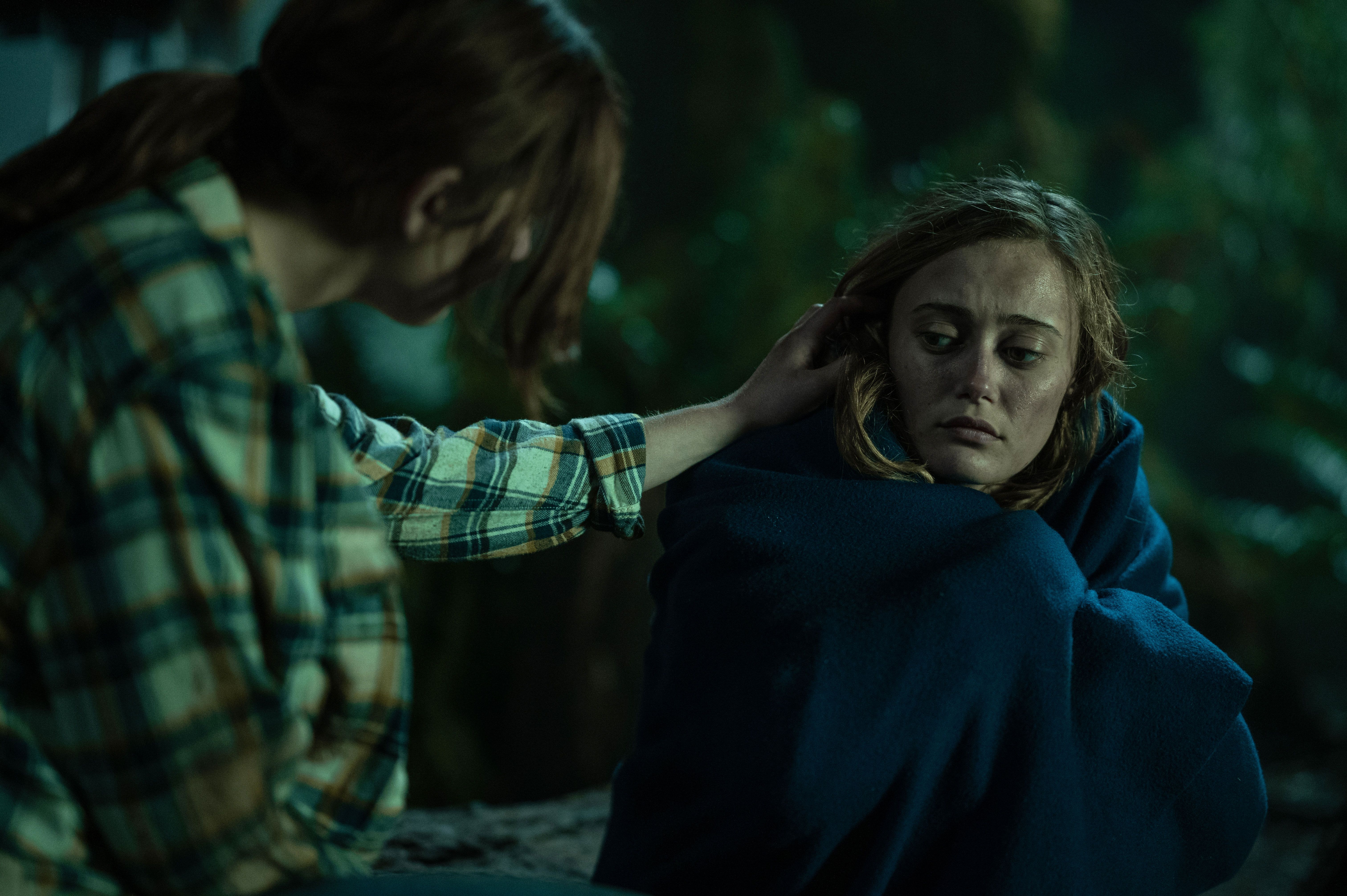 Sophie Nelisse and Ella Purnell in Yellowjackets