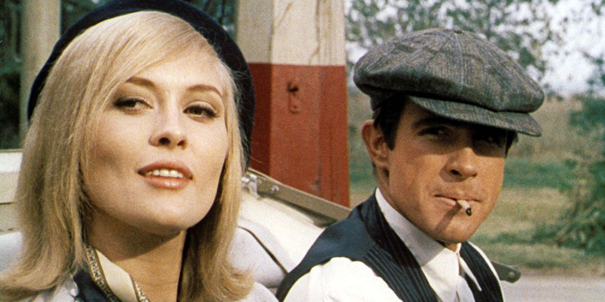 Bonnie and Clyde looking in the same direction in Bonnie And Clyde (1967) 