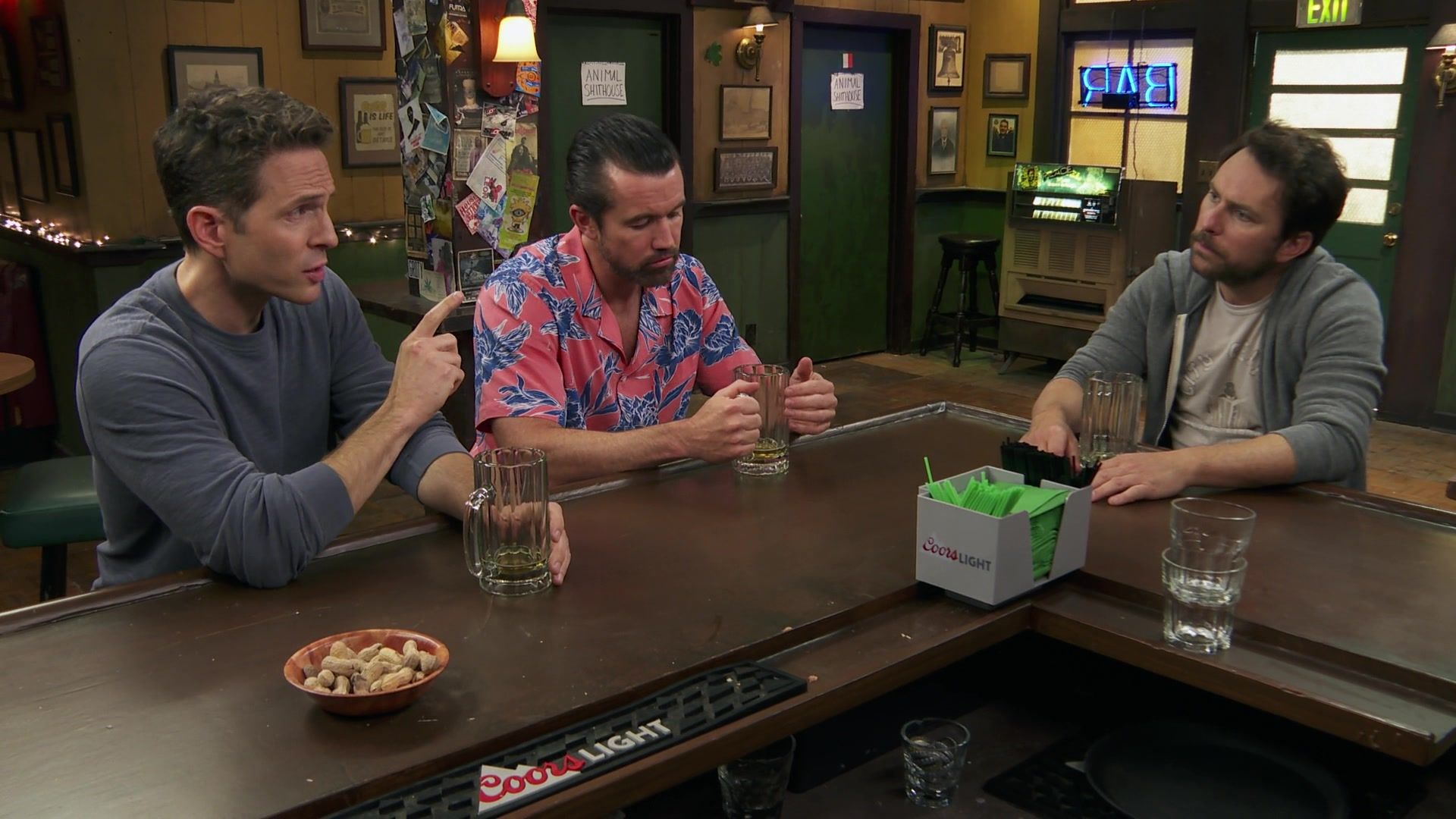 Its-Always-Sunny-in-Philadelphia-S15E04-The-Gang-Replaces-Dee-With-a-Monkey-2