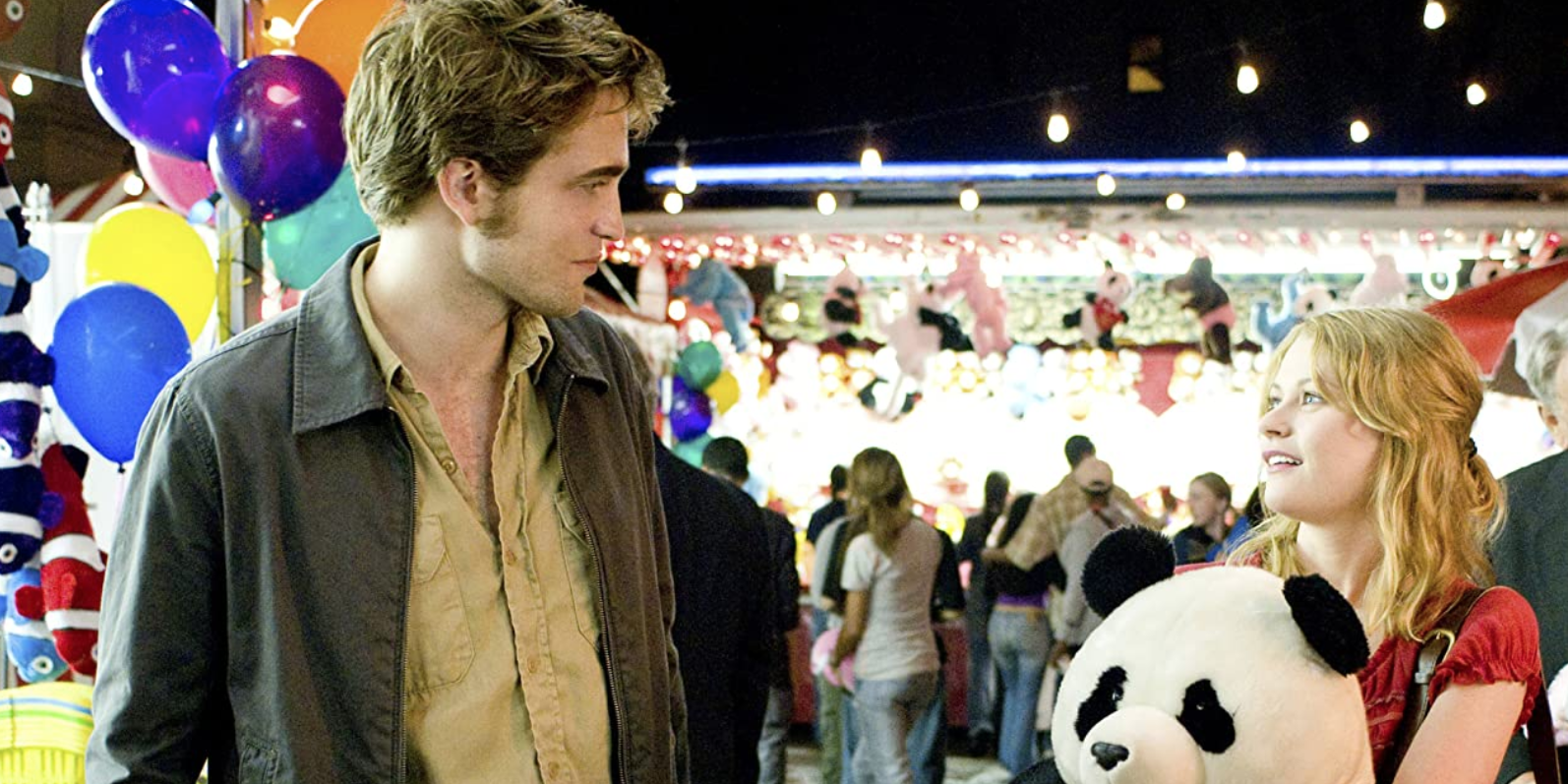 Robert Pattinson and Emilie de Ravin in Remember Me