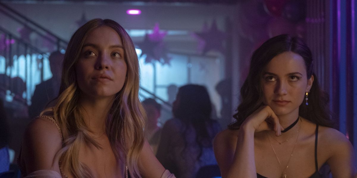 Maude Apatow and Sydney Sweeney as Lexi and Cassie Howard in Euphoria