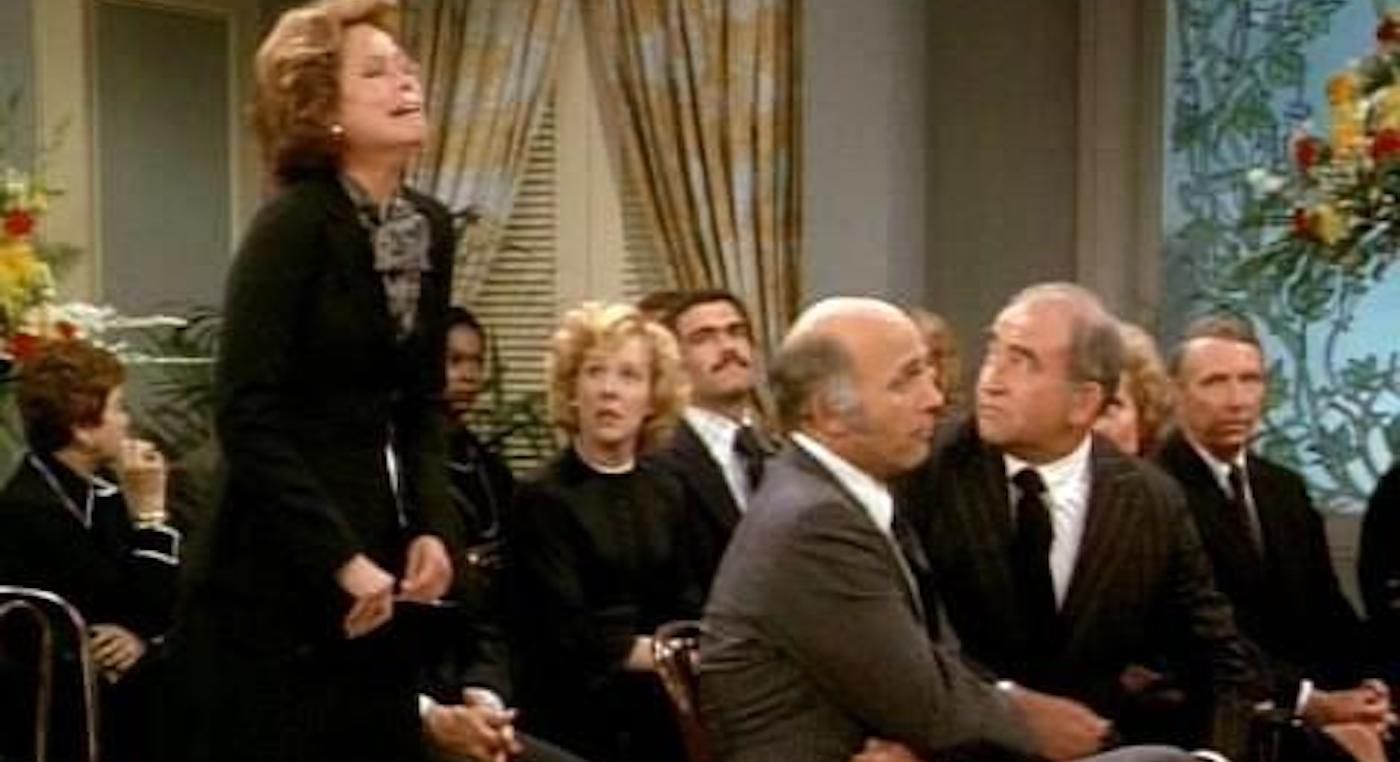 mary-tyler-moore-show-chuckles-bites-the-dust