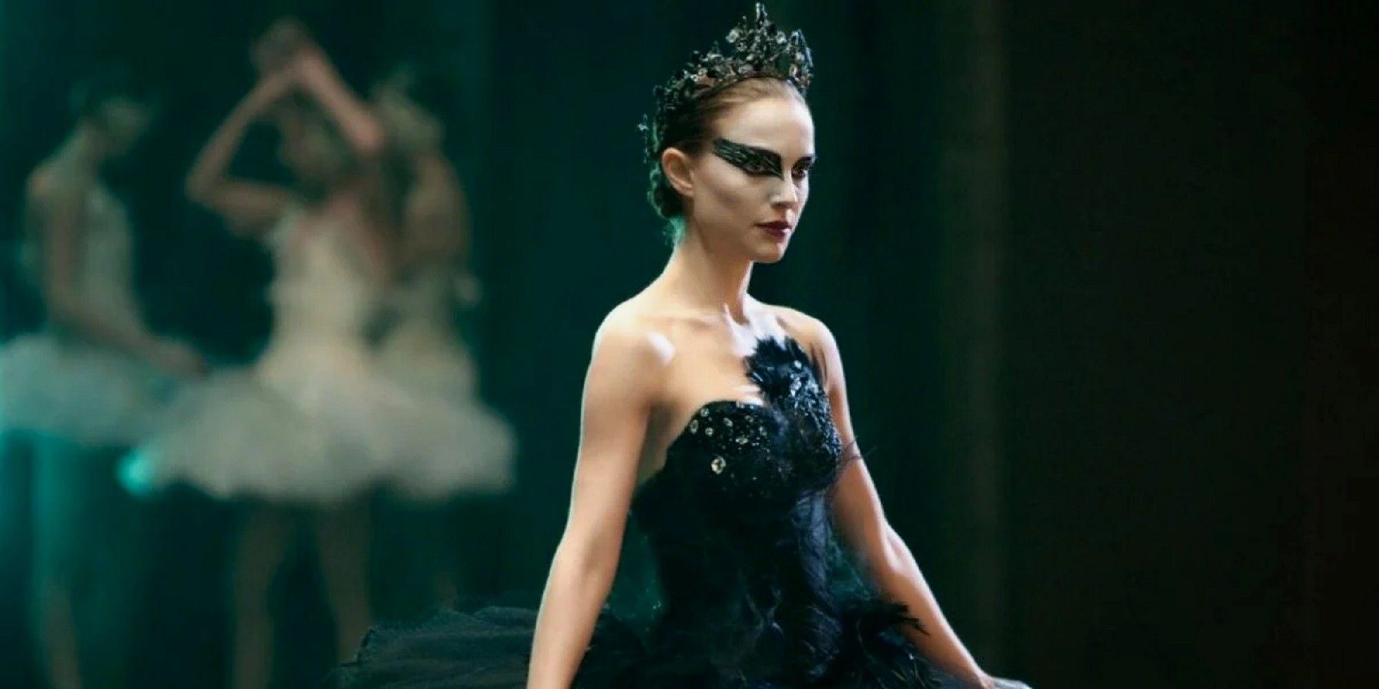 Black Swan - Nina standing and looking at the side