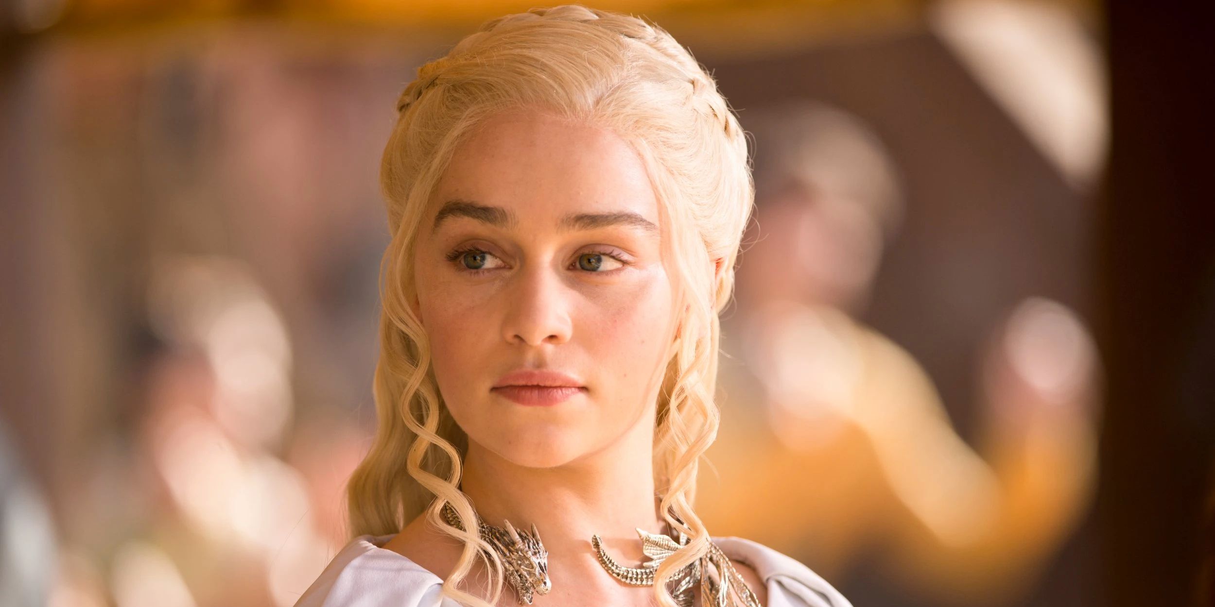 Emilia Clarke dans le rôle de Daenerys Targaryen dans Game of Thrones.