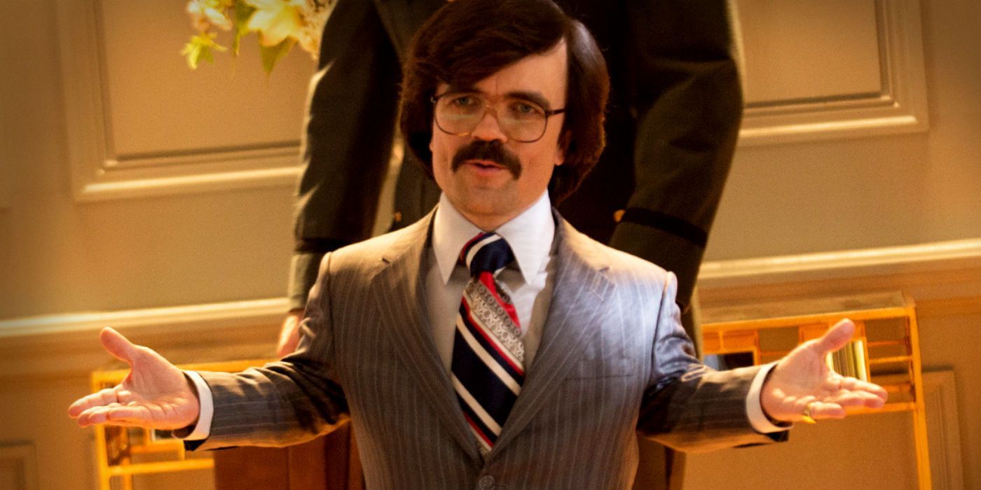 Bolivar Trask qui étend ses bras et sourit dans X-Men : Days Of Future Past.