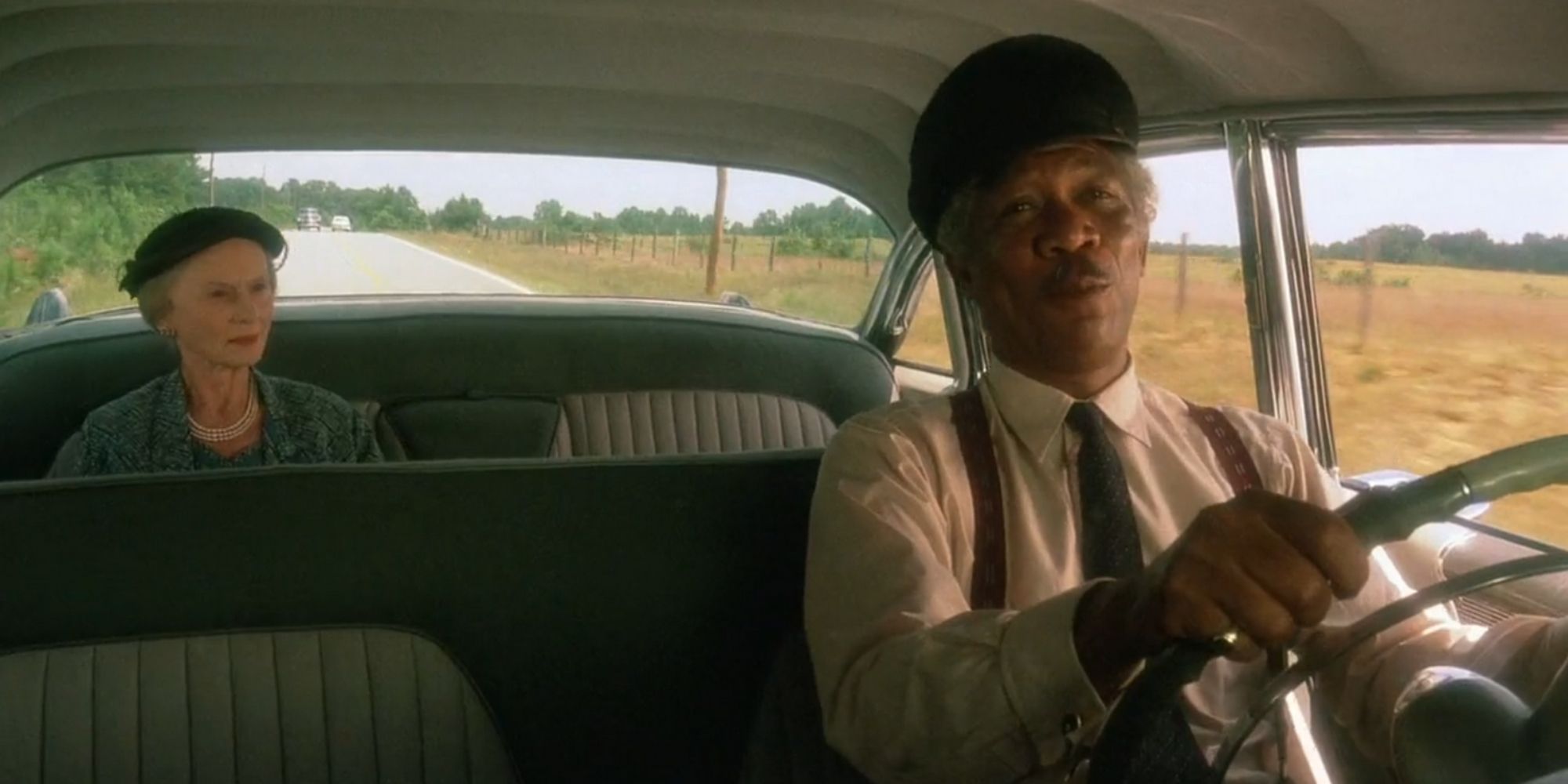 Hoke and Diasy chatting inside a car in Driving Miss Daisy