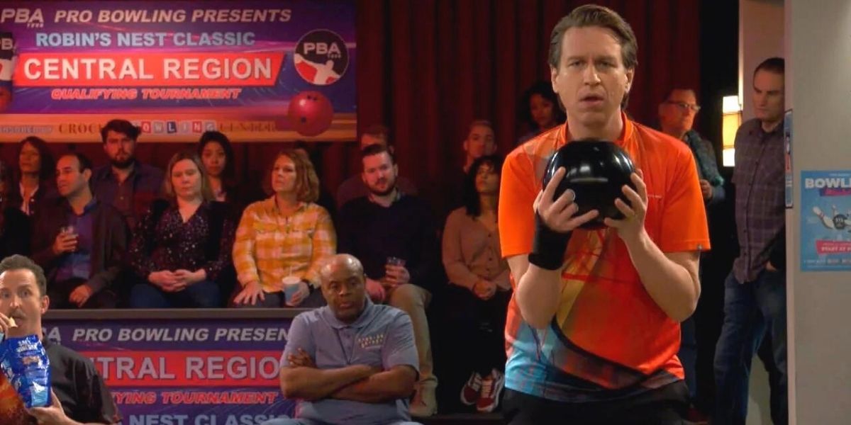 Pete Holmes as Tom Smallwood in How We Roll