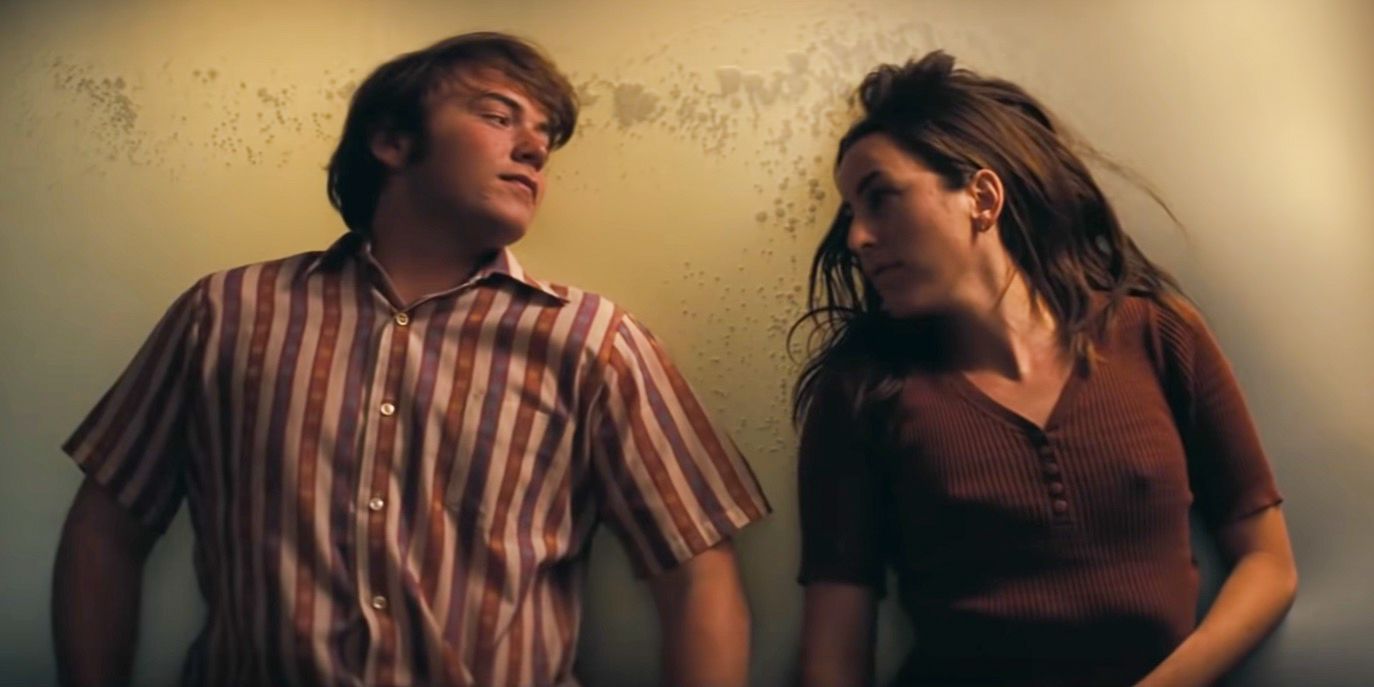 Cooper Hoffman and Alana Haim in 'Licorice Pizza'