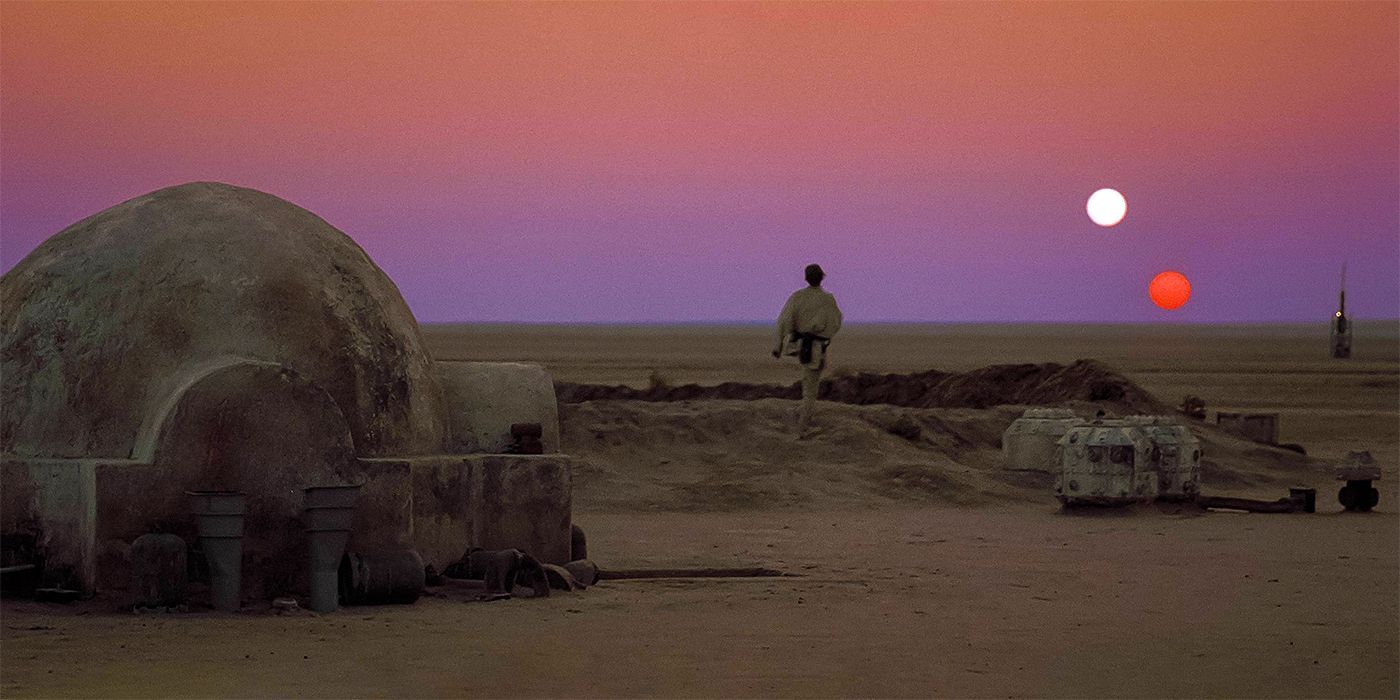 Luke Skywalker facing the two suns on Tatooine