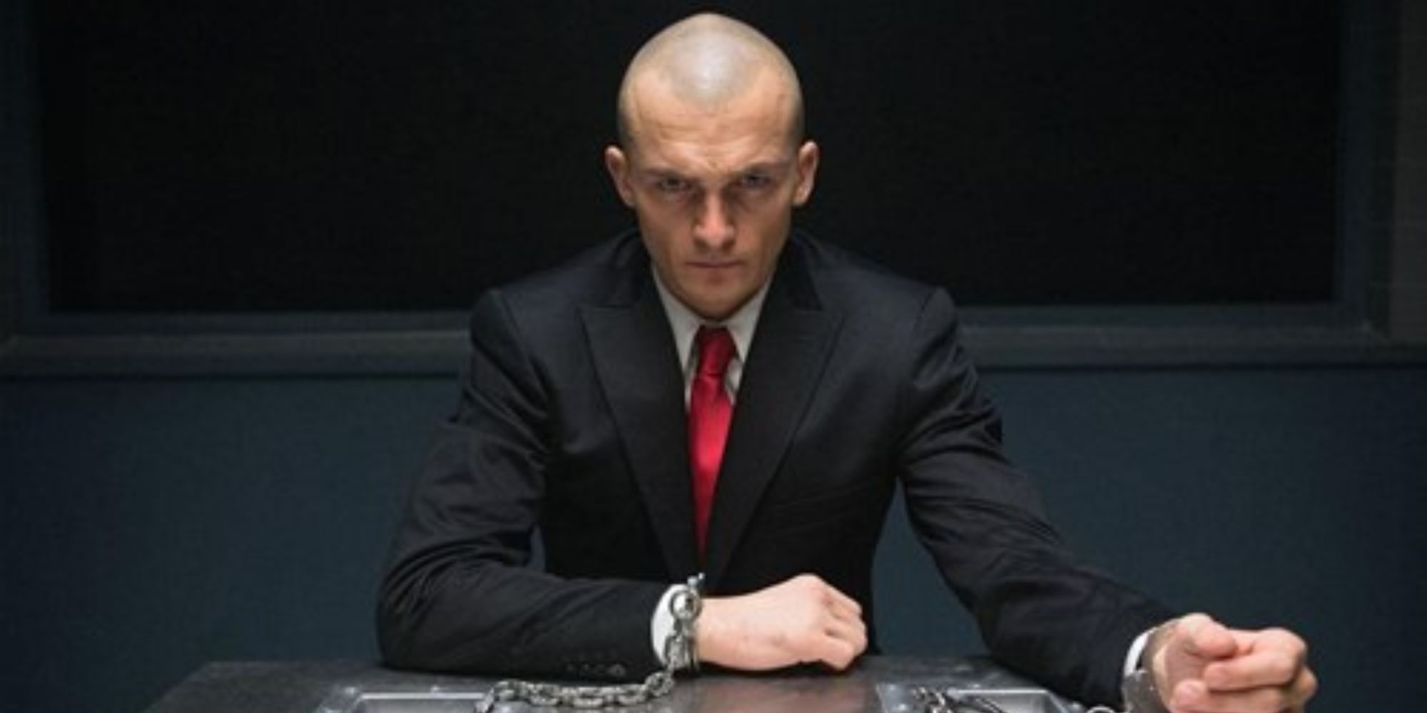 Agent 47 (Rupert Friend) looking at the camera in Hitman: Agent 47