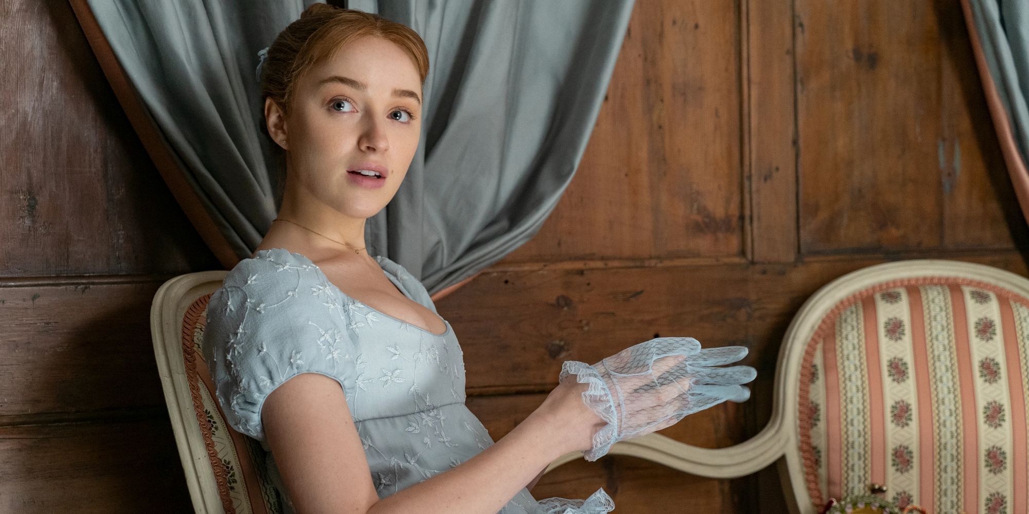 Phoebe Dynevor as Daphne Basset née Bridgerton in Bridgerton