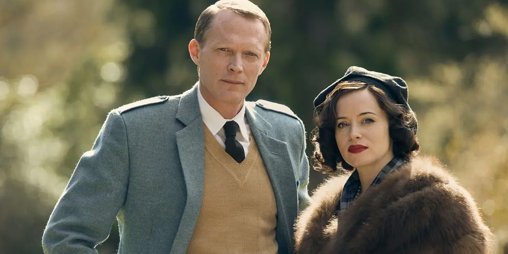 Paul Bettany and Clare Foy as Ian and Margaret Campbell in A Very British Scandal