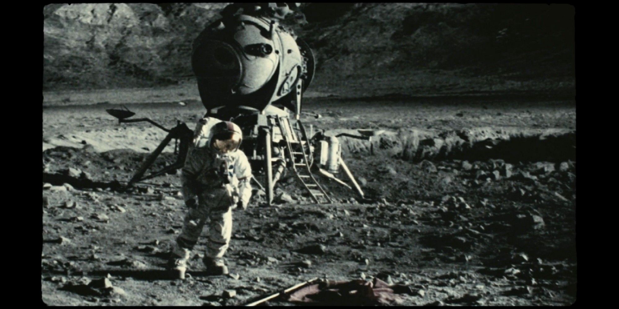 Apollo 18 - Astronaut walking on moon