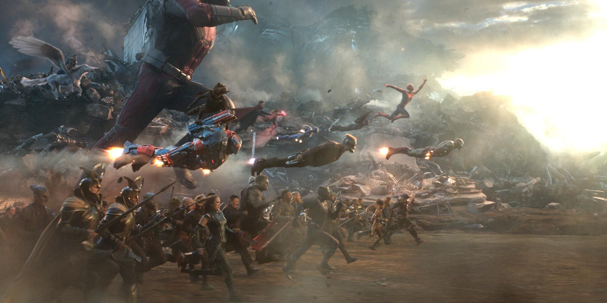 Os Vingadores voam durante a batalha final em Vingadores: Ultimato.