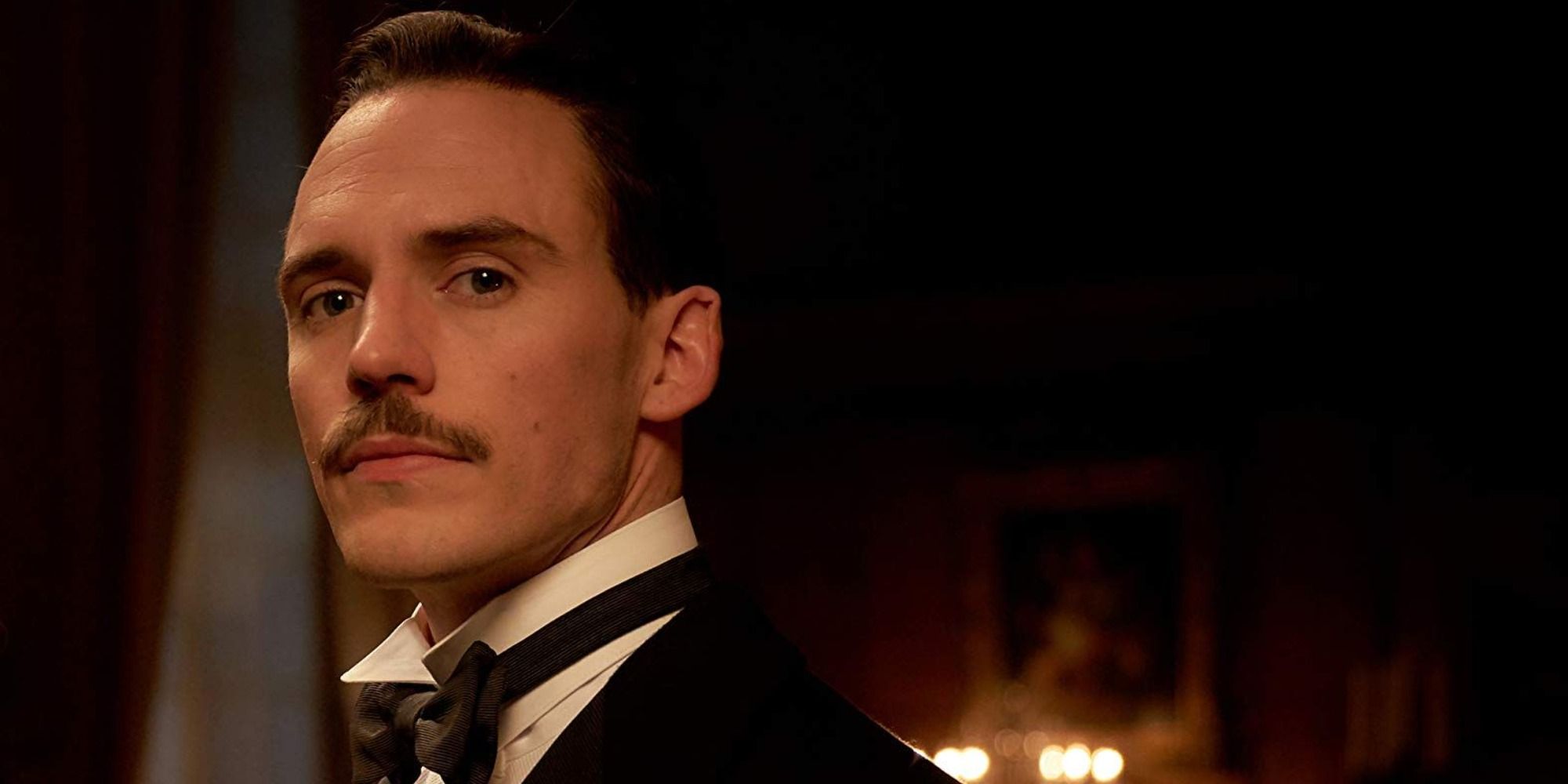 Close-up shot of Sam Claflin as Oswald Mosley in Peaky Blinders.