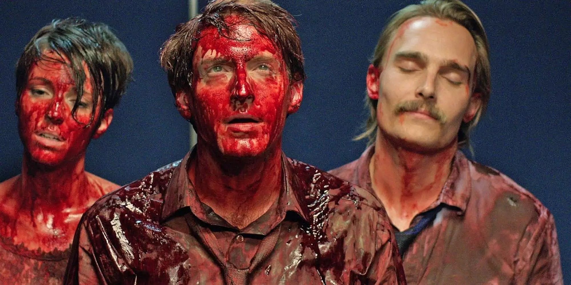 إيما فيتزباتريك وفران كرانز وجوي كيرن مغطيان بالدم في Bloodsucking Bastards