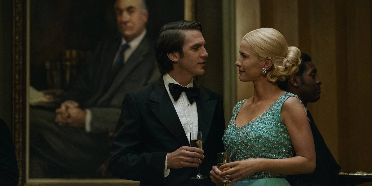 Gaslit: Everything You Need to Know About Julia Roberts ...