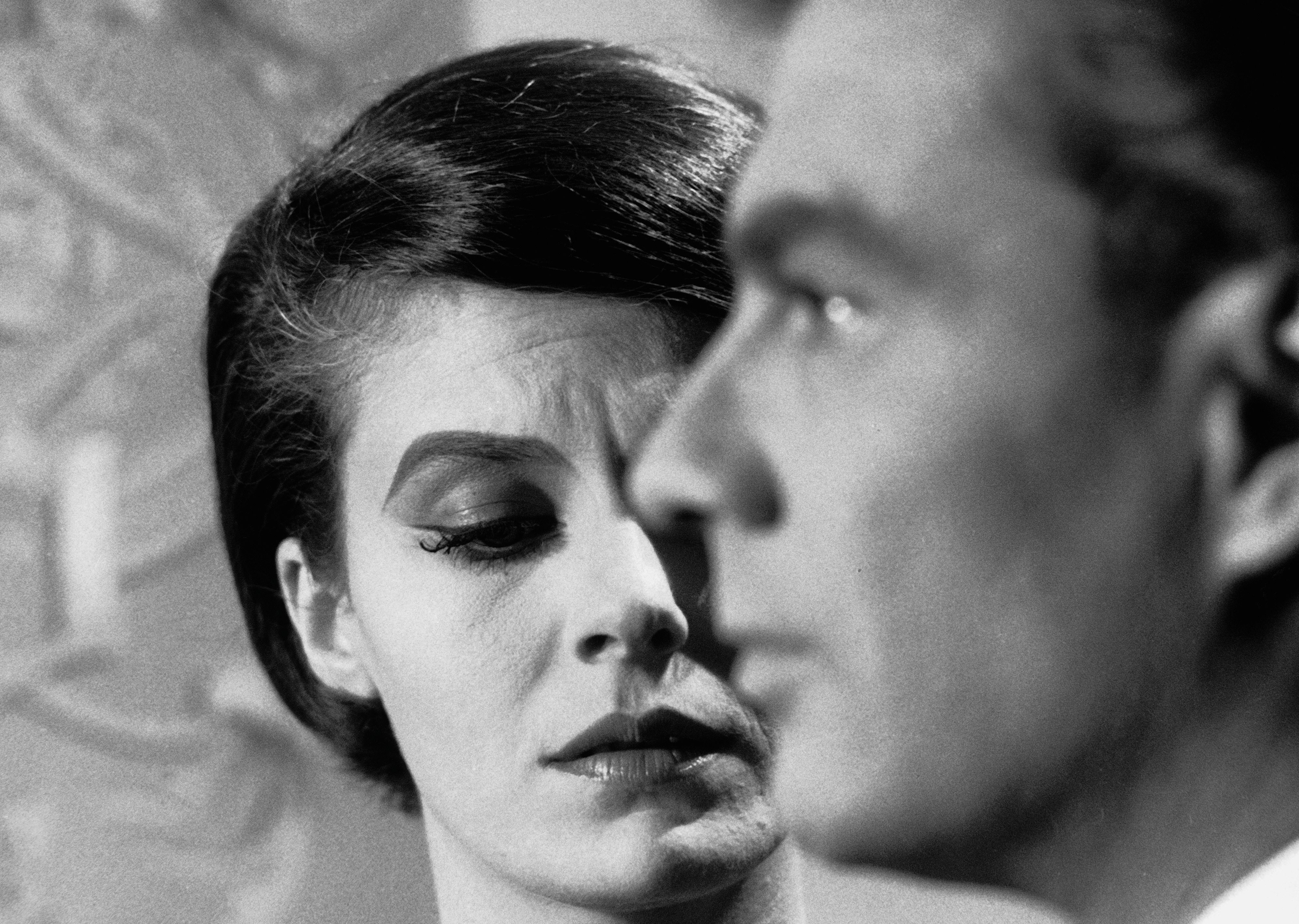 last-year-at-marienbad_NGzLkj