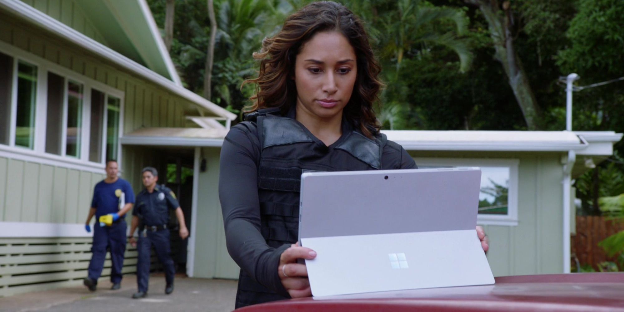 Microsoft surface tablet  in hawaii five 0