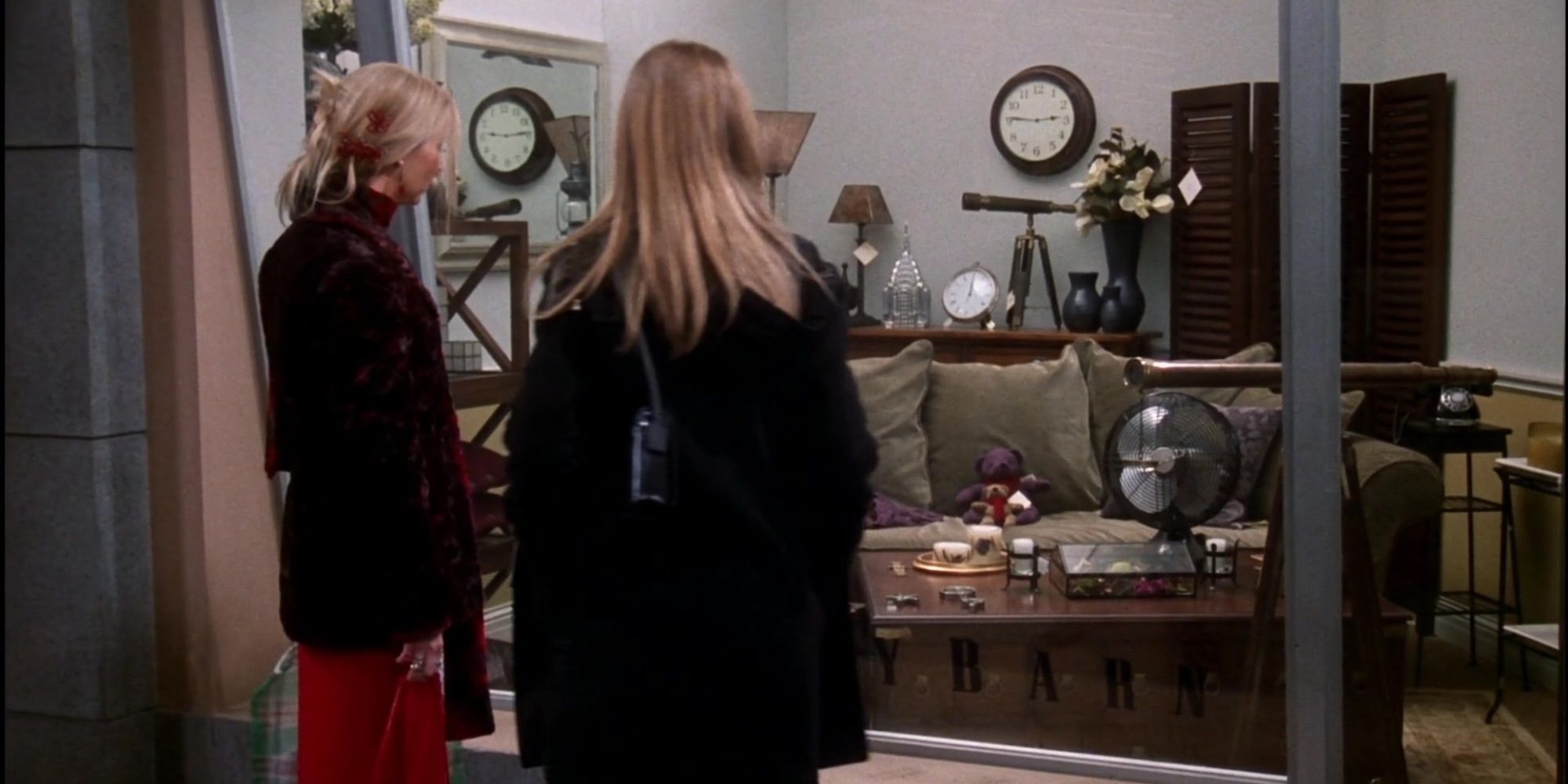 Phoebe and Rachel window shop at pottery barn